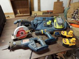 lot 6254 image: Ryobi Tool Set - Batteries Did Not Take A Charge