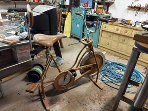 lot 6260 image: Schwinn XR7 Exercise Bike