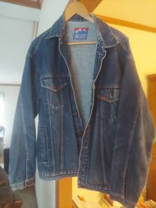 lot 6139 image: Jean jacket