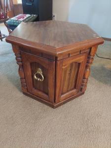 lot 6171 image: end table