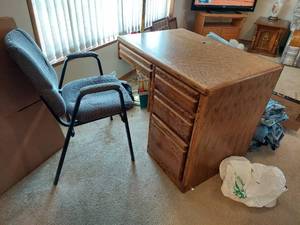 lot 6187 image: Oak Desk with Chair
