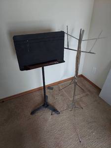 lot 6193 image: 3 Music Stands