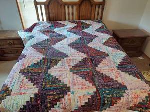 lot 6207 image: Musical Design Quilt - has a Cut in Edge