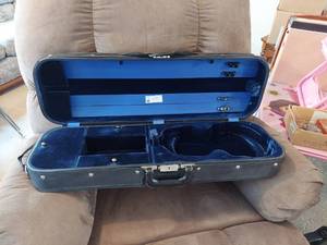 lot 6211 image: Violin Case