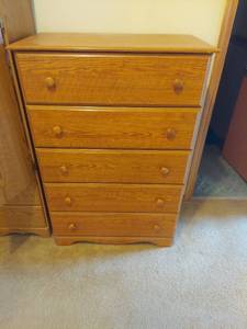 lot 6224 image: Chest of Drawers