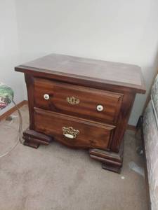 lot 6238 image: 2 Drawer Night Stand