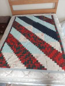 lot 6242 image: Quilt - 49.5in by 67in