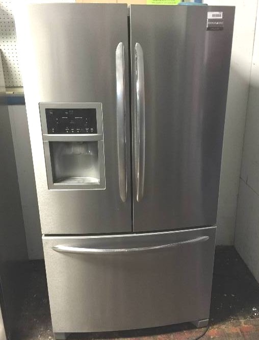 lot 7067 image: Frigidaire 26.6-cu ft French Door Refrigerator with Single Ice Maker