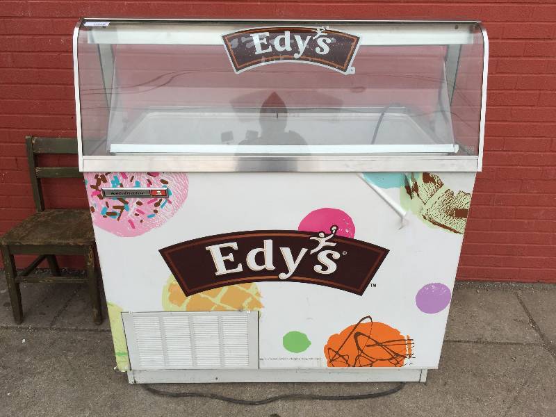 lot 278 image: KELVINATOR ICE CREAM VENDOR CHEST