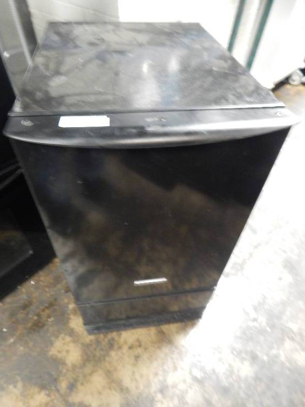 lot 7228 image: KitchenAid KUIX305EBL 15 Automatic Ice Maker - Black