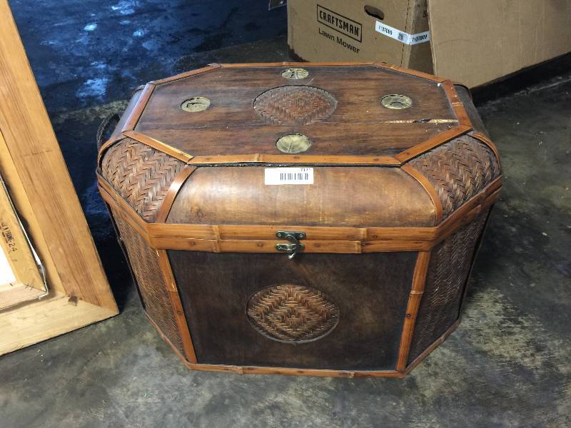 lot 7171 image: ELEGANT CANE CHEST WITH CLASP
