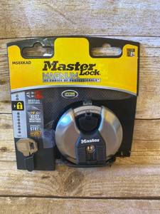 lot 5503 image: Master Lock Magnum.