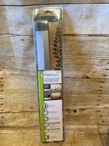 lot 5510 image: Good Earth Lighting 18 Plug-in Led Touchless Task & Accent Light Bar Uc1208 A61