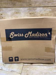 lot 5540 image: Swiss Madison Toilet Seat