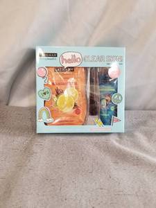 lot 87610 image: Freeman Hello Clear Skin Mask And Applicator Gift Set Clay And Anti Stress Masks