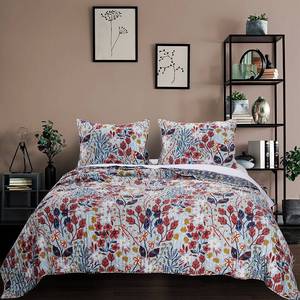 lot 14922 image: Greenland Home Fashions Perry Quilt Set, 3-Piece King