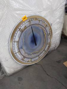 lot 14981 image: metal clock as is