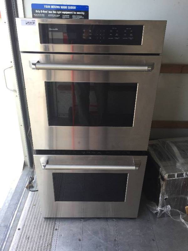 lot 7003 image: Thermador Scd272 Double Wall Oven