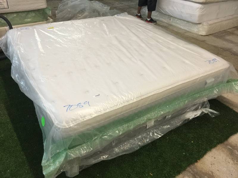 lot 7089 image: Posturepedic - Old World Revival - Firm - Euro Pillow Top- KING