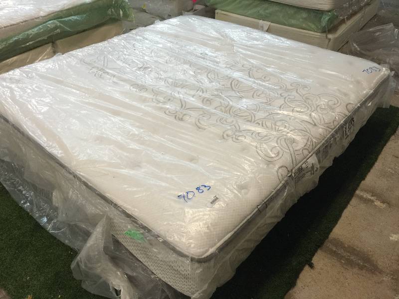 lot 7083 image: Serta Perfect Sleeper Southport Pillowtop Firm King
