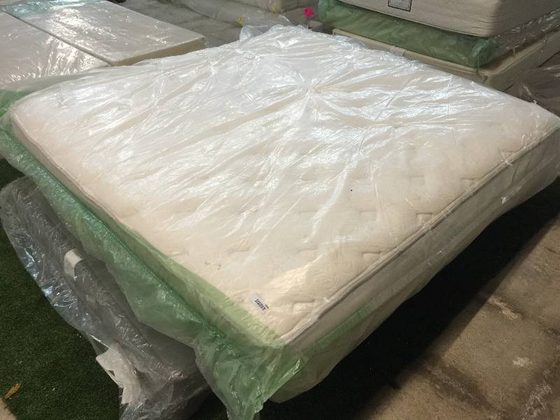 lot 7078 image: Sealy Posturepedic Signature Series LUXURY Plush Pillow Top- KING