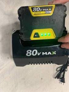 lot 1060 image: KOBALT 80v max battery and charger