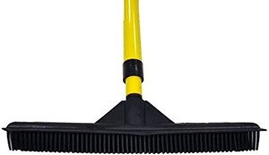 lot 2941 image: Dutch Rubber Broom (Large) w Telescoping Handle