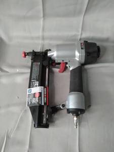 lot 34660 image: PORTER CABLE FN250SB 16-Gauge Finish Nailer