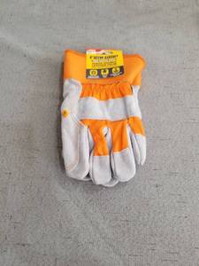 lot 37345 image: FIRM GRIP TOUGH WORKING GLOVES SIZE LARGE