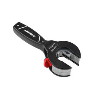 lot 37353 image: Husky 1-18 in. Ratcheting Tube Cutter
