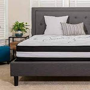 lot 56484 image: Capri Comfortable Sleep CertiPUR-US Certified Foam and Pocket Spring Mattress