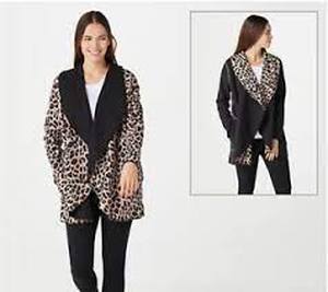 lot 56530 image: Cuddl Duds Reversible Fleece Wrap with Pockets (BlackAnimal, Small)
