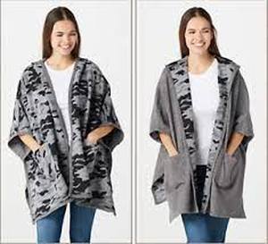 lot 56583 image: Cuddl Duds Reversible Fleece Wrap with Pockets (Charcoal HeatherCamo, Size 2X)