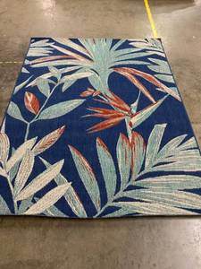 lot 56937 image: Tropical 5 x 7 Area Rug