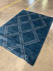 lot 56939 image: Blue 5 x 7 Area Rug