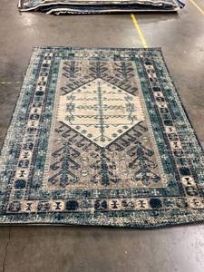 lot 56941 image: Green Pattern 5 x 7 Area Rug