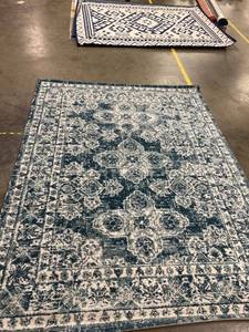 lot 56954 image: 5 x 7 Area Rug
