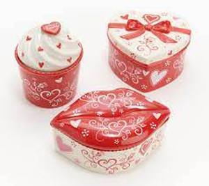 lot 56383 image: Temptations Set of 3 Seasonal Figural Lidded Ramekins Romance