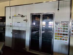 lot 22000 image: International Cold Storage Walk In Cooler Freezer Combo