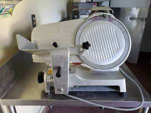 lot 22010 image: Univex Meat Slicer 4612