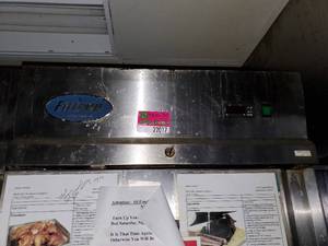 lot 22017 image: Entree Refrigerator Model CR1-ES