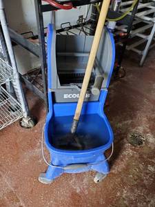 lot 22056 image: Ecolab Mop Bucket