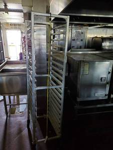 lot 22061 image: Sheet Pan Rack
