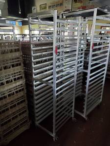 lot 22062 image: Sheet Pan Rack