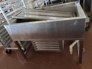 lot 22065 image: 42in Ice Bin