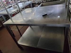 lot 22067 image: 4ft Rolling Stainless Table