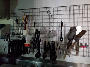 lot 22118 image: Spatulas, Spoons, Ladles, Tongs and More