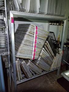 lot 22142 image: 5ft Aluminum Rack