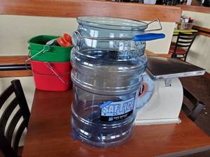 lot 22204 image: Ice Bucket, Cleaning Buckets, Trays, Scale
