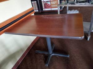 lot 22226 image: 42in x 30in Dining Table